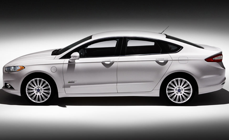 ford fusion titanium energi in chino