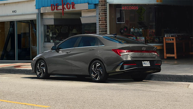 2025 Hyundai Elantra Hybrid appearance