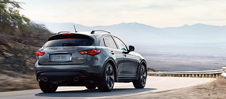 2017 INFINITI QX70 performance