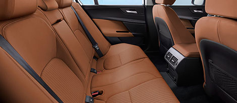 2018 Jaguar XE Sedan comfort