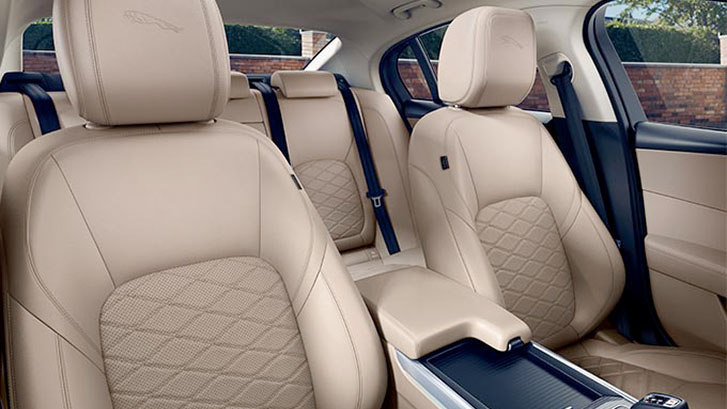 2020 Jaguar XE comfort