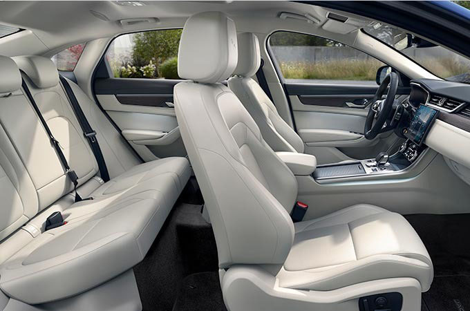 2023 Jaguar XF comfort