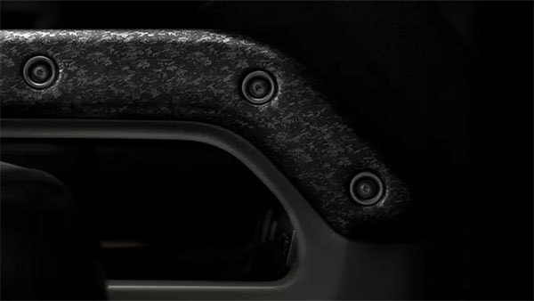 2026 Land Rover Defender OCTA comfort