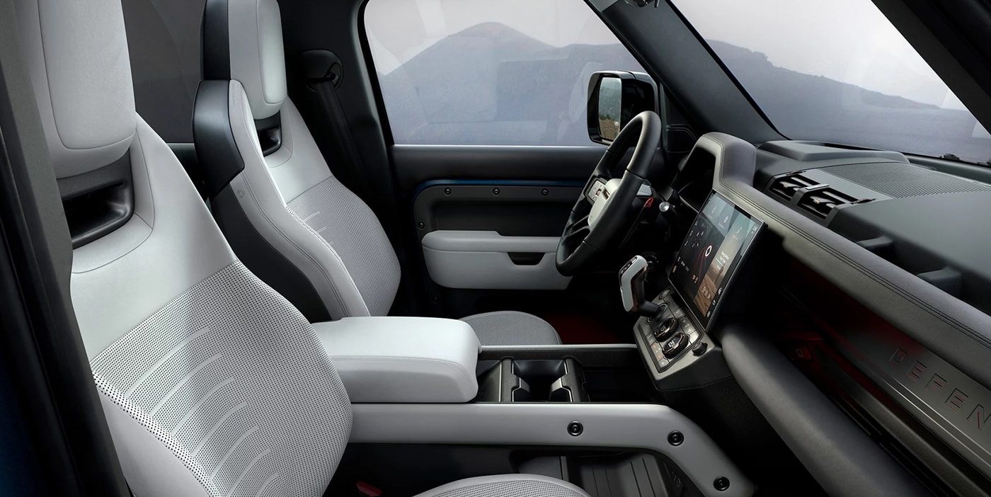 2026 Land Rover Defender OCTA Safety Main Img