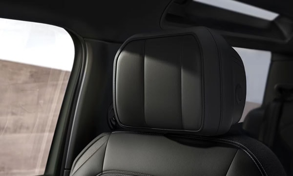 2026 Land Rover Defender comfort