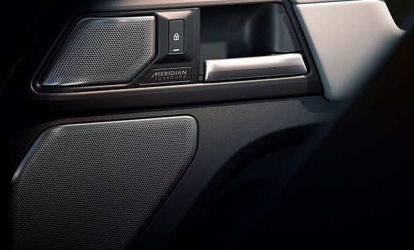 2026 Land Rover Defender comfort