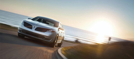 2015 Lincoln MKS performance