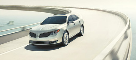 2016 Lincoln MKS performance