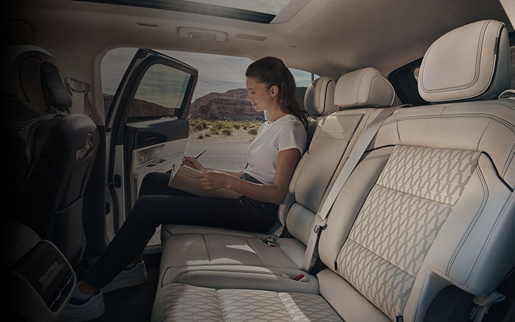 2025 Lincoln Nautilus comfort