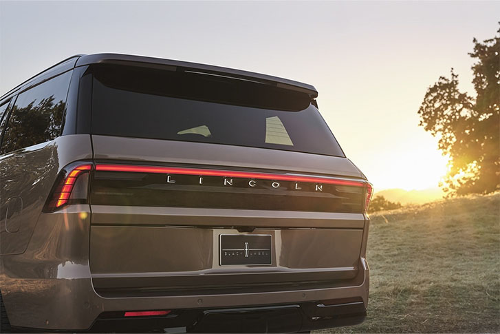 2025 Lincoln Navigator appearance