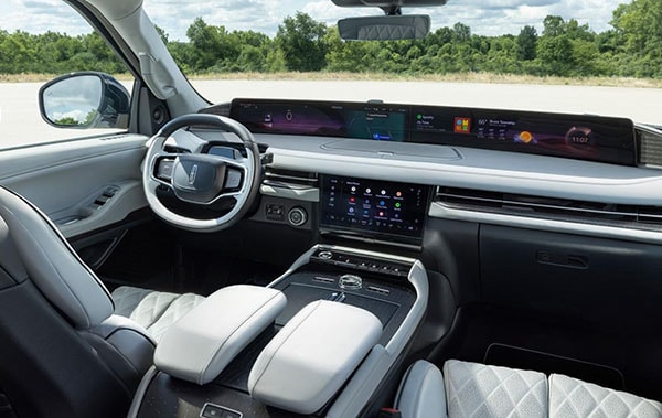 2026 Lincoln Navigator comfort