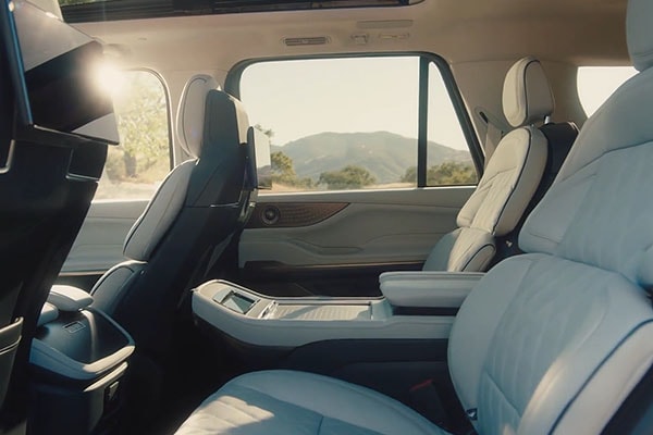 2027 Lincoln Navigator appearance