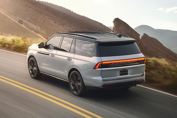 2027 Lincoln Navigator appearance