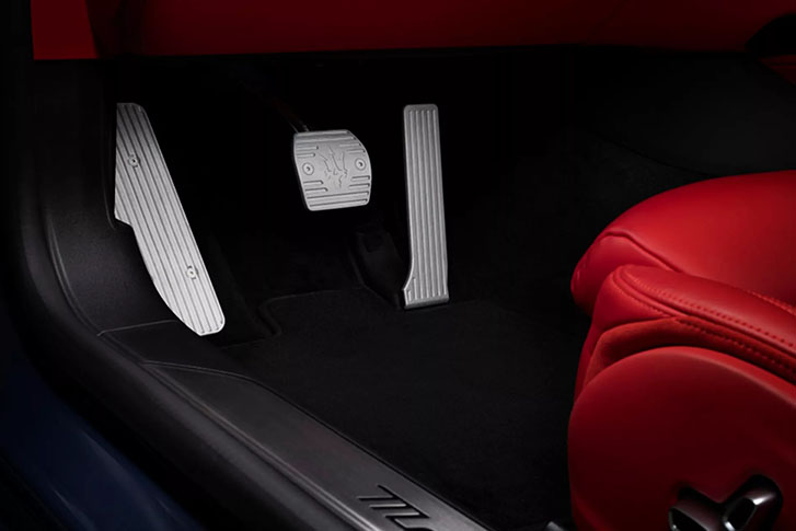 2024 Maserati GranCabrio comfort