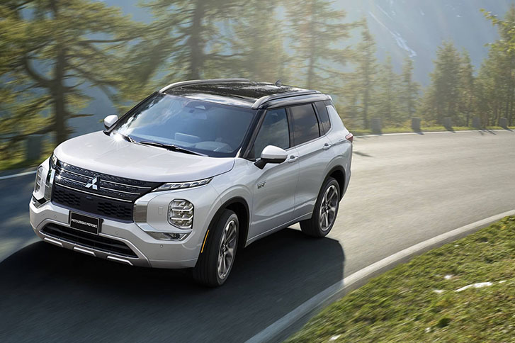 2025 MITSUBISHI Outlander PHEV performance