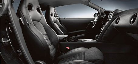2015 Nissan GT-R comfort