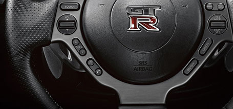 2016 Nissan GT-R Bluetooth