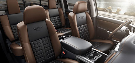 2016 Nissan Titan Seats