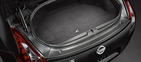 2018 Nissan 370Z Roadster Storage