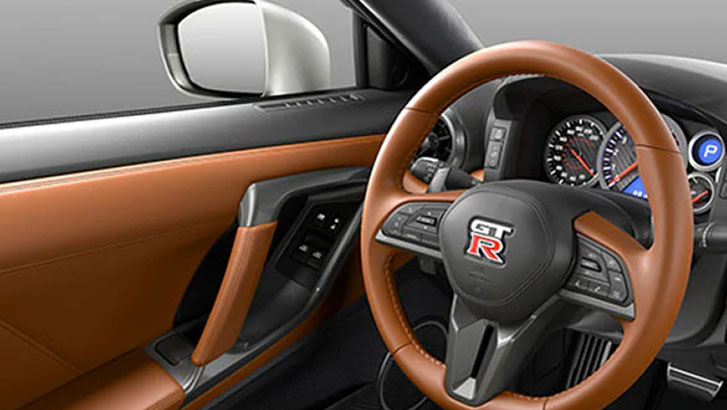 2021 Nissan GT-R comfort