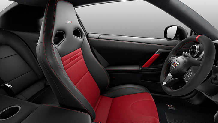 2021 Nissan GT-R comfort