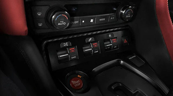 2023 Nissan GT-R comfort
