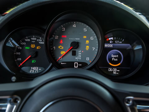 Restyled interior with Porsche Communication Management as standard