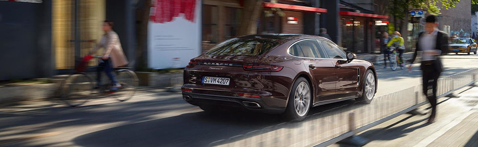 2019 Porsche Panamera Safety Main Img