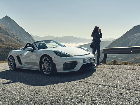 2020 Porsche 718 Spyder safety