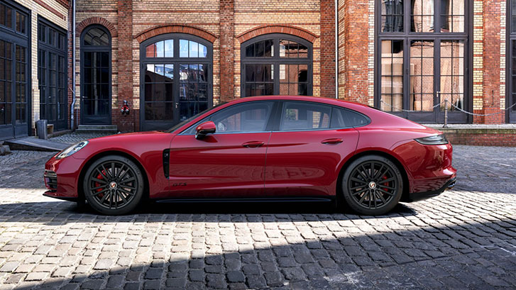 2021 Porsche Panamera GTS appearance