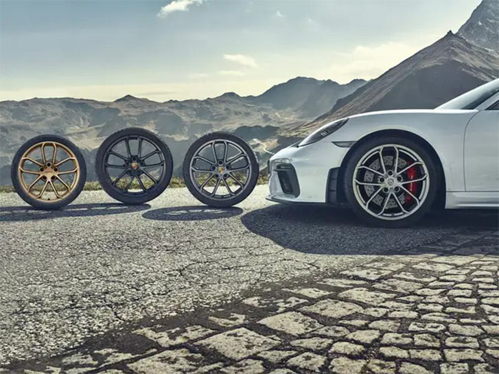 2022 Porsche 718 Spyder appearance