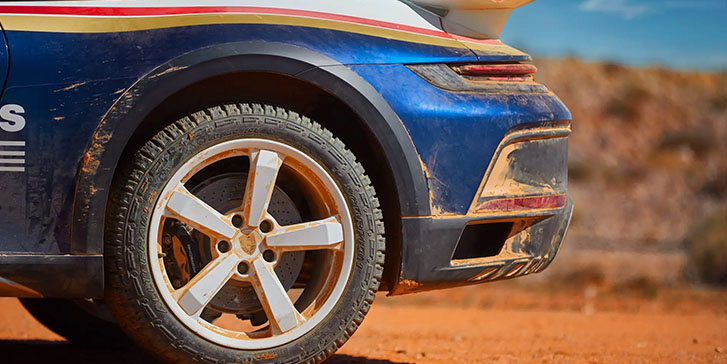 2023 Porsche 911 Dakar performance