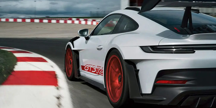2023 Porsche 911 GT3 RS performance