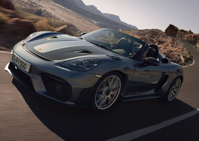 2025 Porsche 718 Spyder RS performance