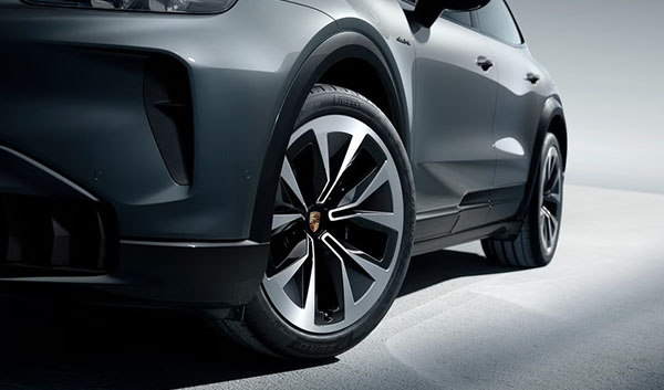 2026 Porsche Cayenne Electric appearance