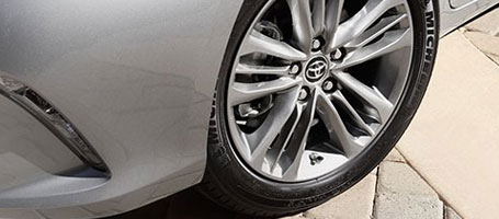 2015 Toyota Camry Hybrid tires