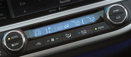 2015 Toyota Highlander Hybrid climate control