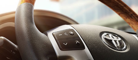 2015 Toyota Land Cruiser steering wheel