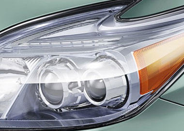 2015 Toyota Prius Plug-in Hybrid headlights