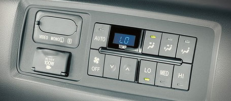 2015 Toyota Sequoia climate control