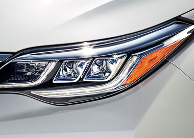 2016 Toyota Avalon LED headlights