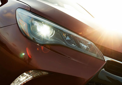 2016 Toyota Camry LED headlights