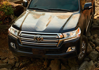 2016 Toyota Land Cruiser grille