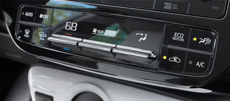 2016 Toyota Prius climate control