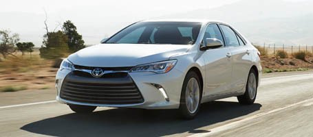 2017 Toyota Camry Hybrid performance