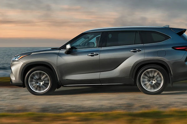 2025 Toyota Highlander Hybrid performance