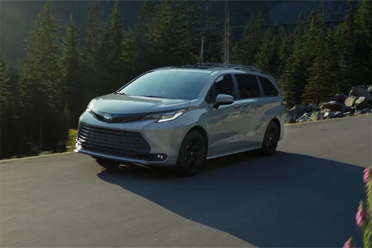 2025 Toyota Sienna performance