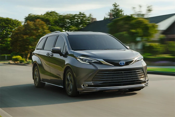 2025 Toyota Sienna performance