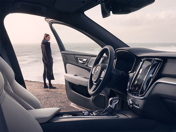2021 Volvo V60 Cross Country appearance