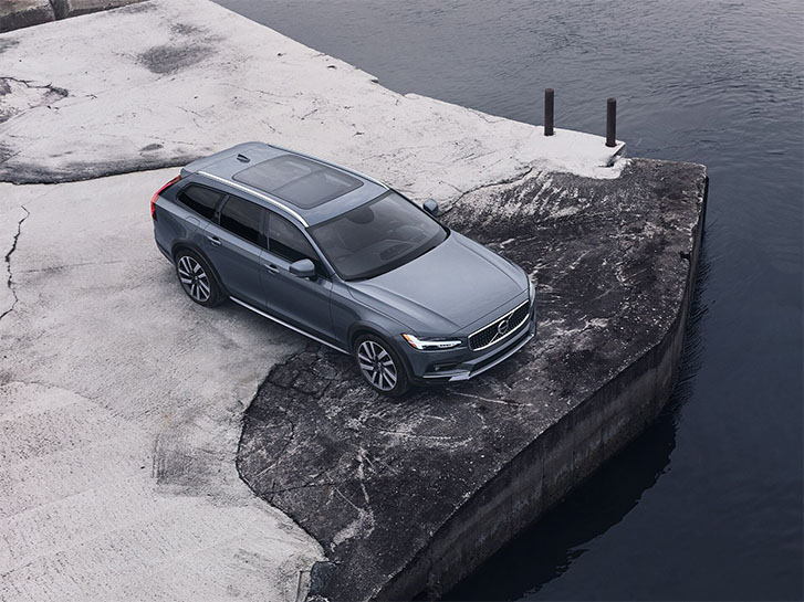 2021 Volvo V90 Cross Country appearance